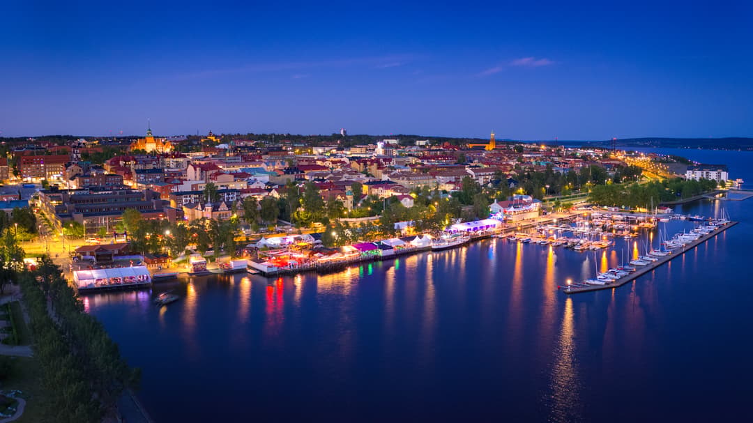 Östersund uppifrån en sommarkväll
