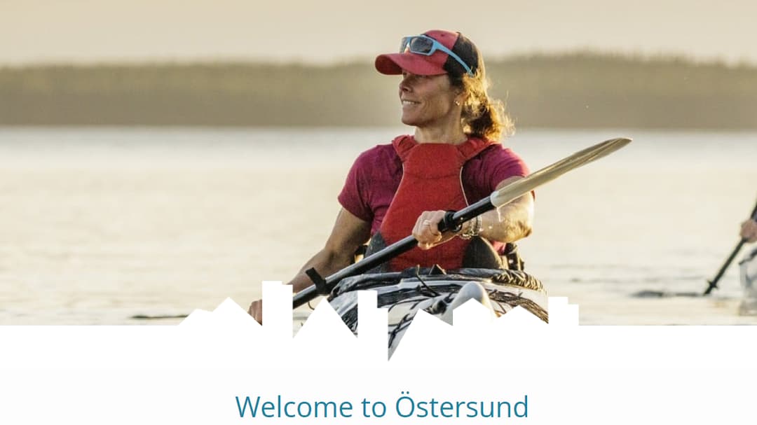 Två kajakpaddlerskor i Östersund