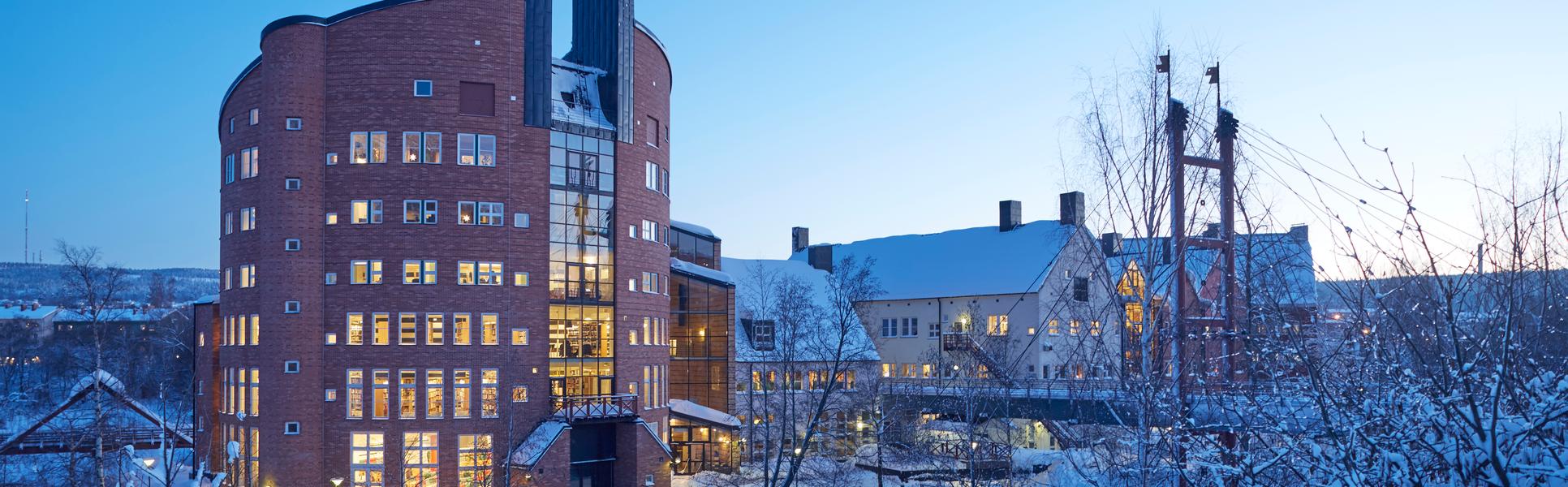 Exteriör Campus Sundsvall, vinterbild