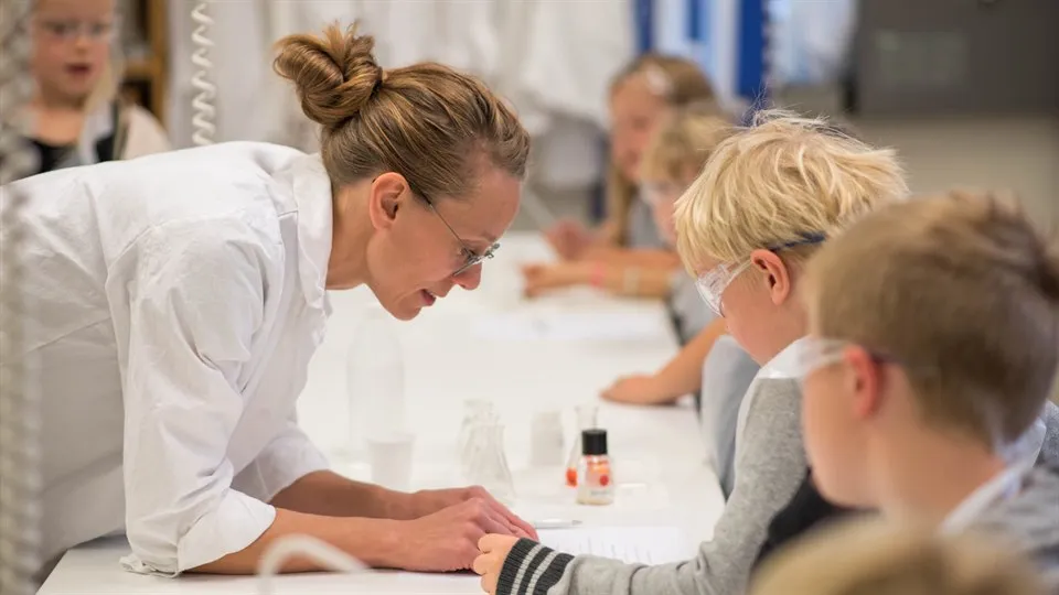 Forskarfredag barn kemi Ida Svanedal