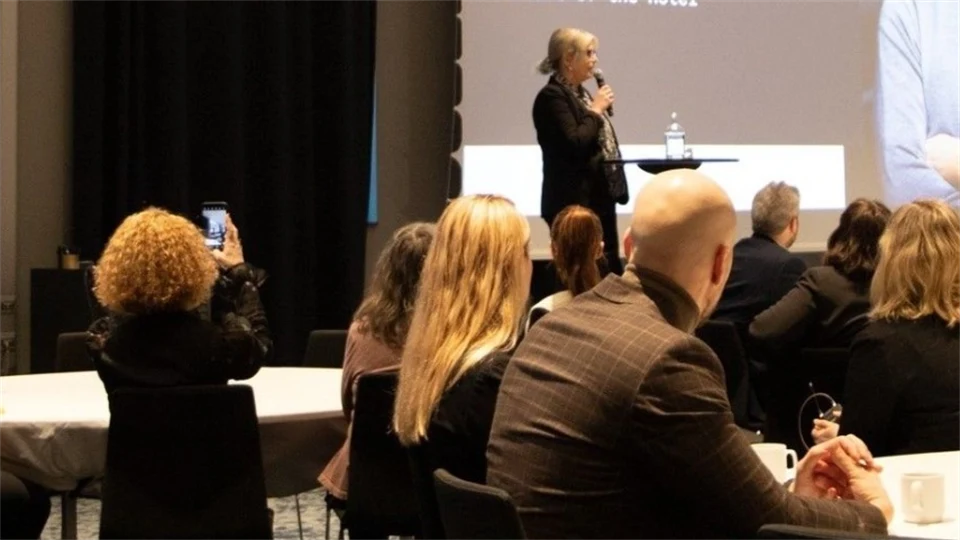 Näringslivsfrukost i Sundsvall. 