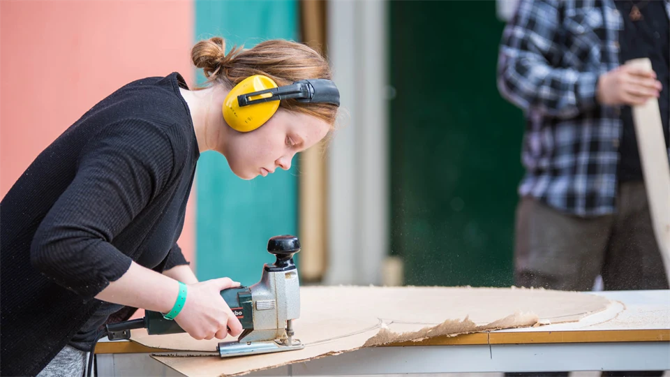 Studenterna på Industridesign, civilingenjör i teknisk design samt Grafisk design och kommunikation in action