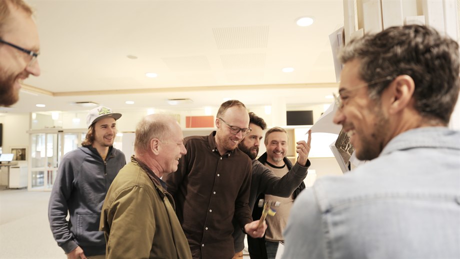 Stefan Roos med kollegor från Sports Tech Research Centre