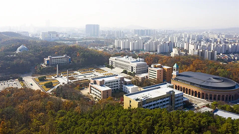 Kyung Hee University 