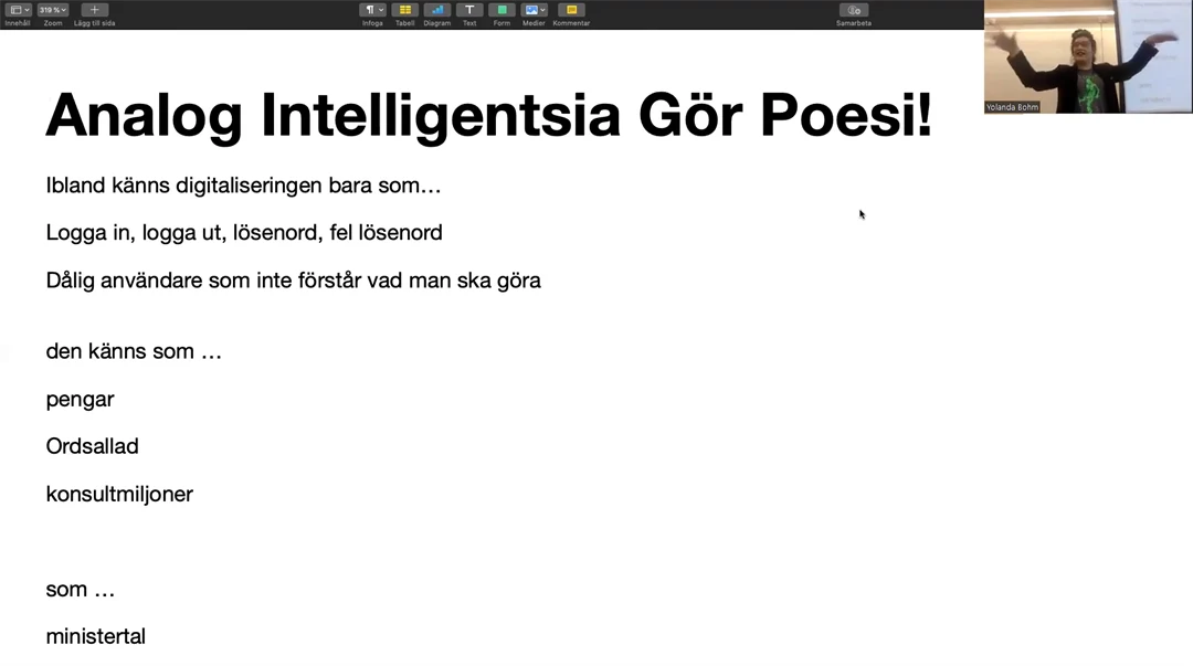 Yolanda läser upp poesi som hon skapat under FODIs invigning