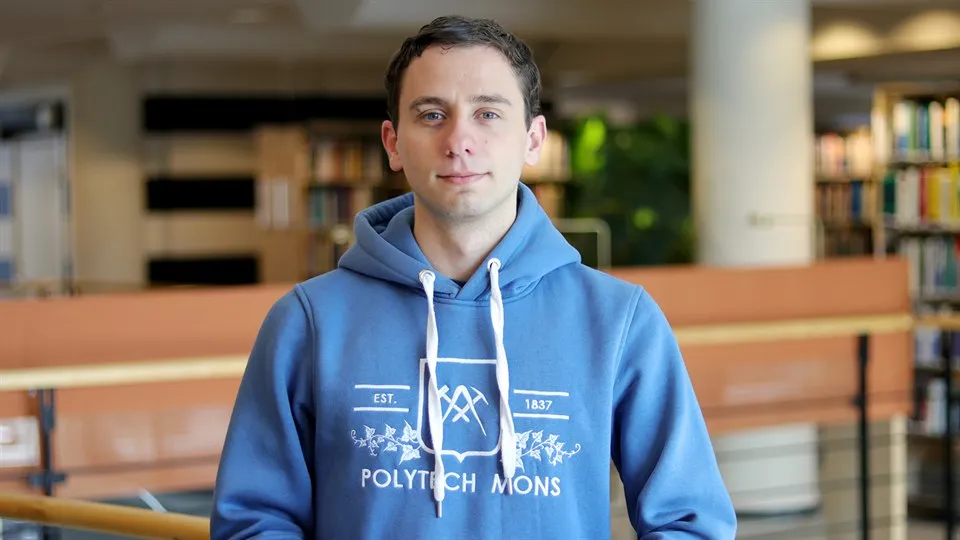 Nathan Keyaerts i biblioteket