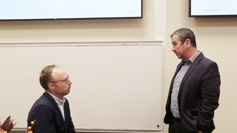 Stefan Roos och Prof. Iain Todd