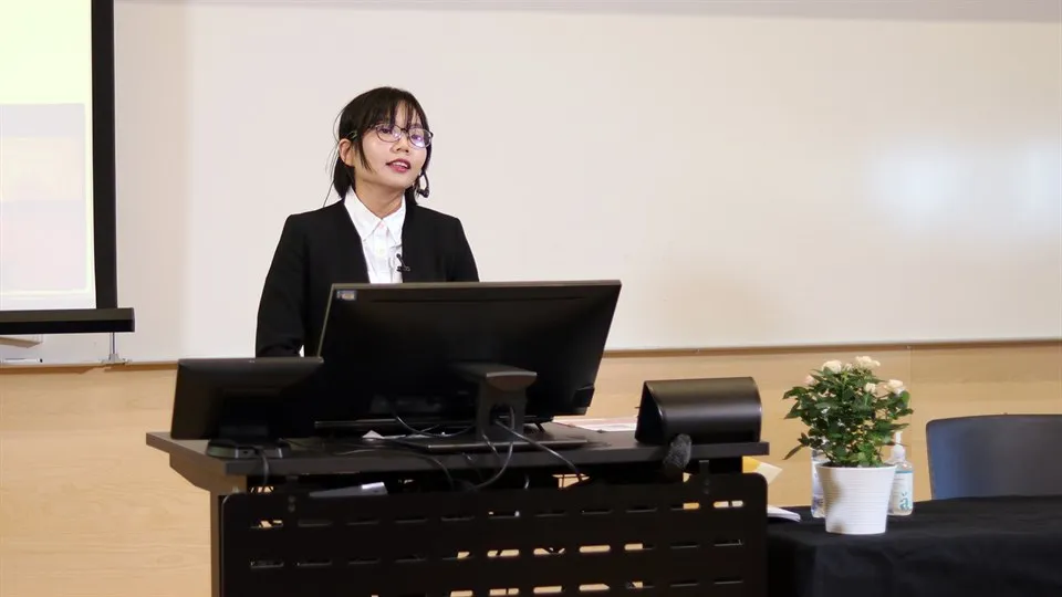 Yali Nie presenterar sin avhandling.