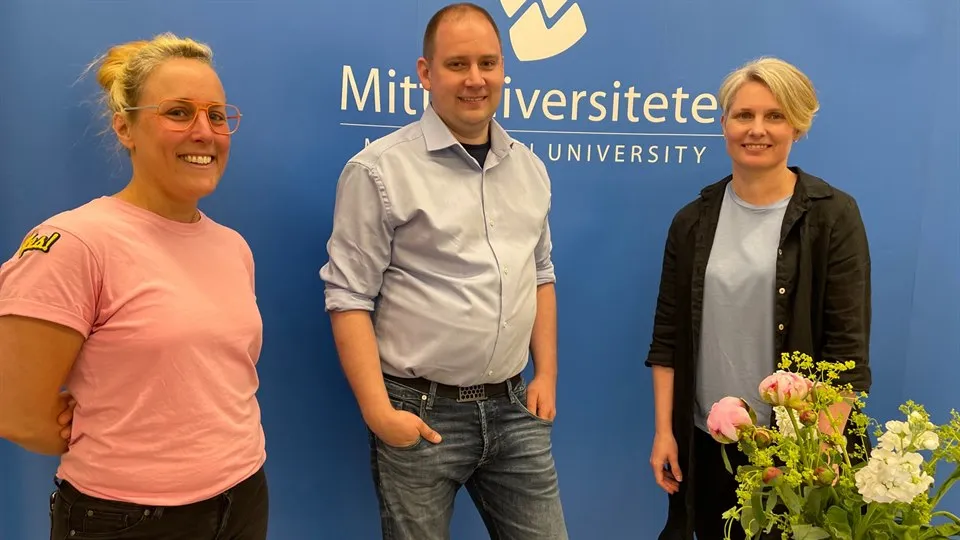 Prisutdelare för uppsatstävling, Caroline Wallmark, Stefan Forsström, Kajsa Fridell