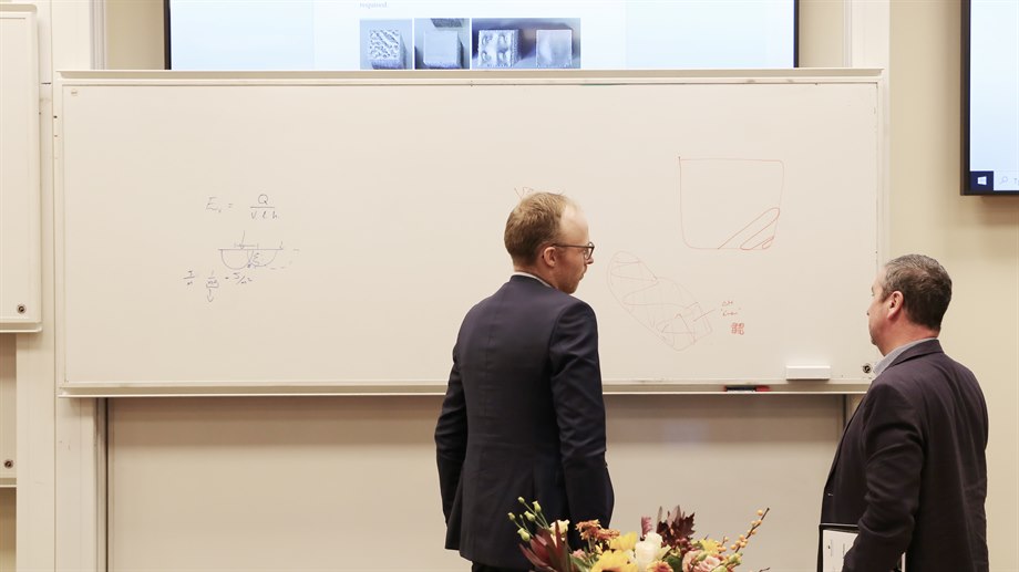 Stefan Roos och Prof. Iain Todd