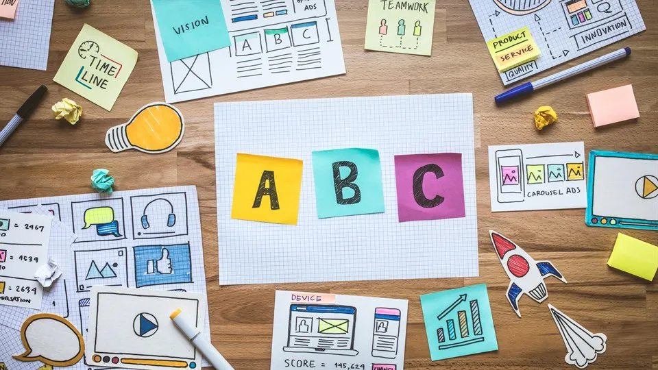 Ett kollage av urklippta bilder och bokstäver