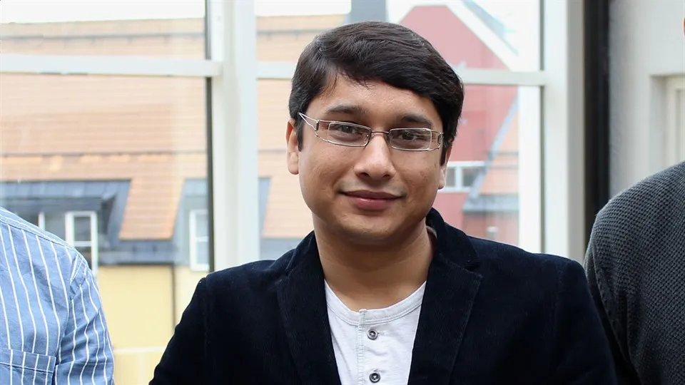 Syed-Ali Hassan 16x9