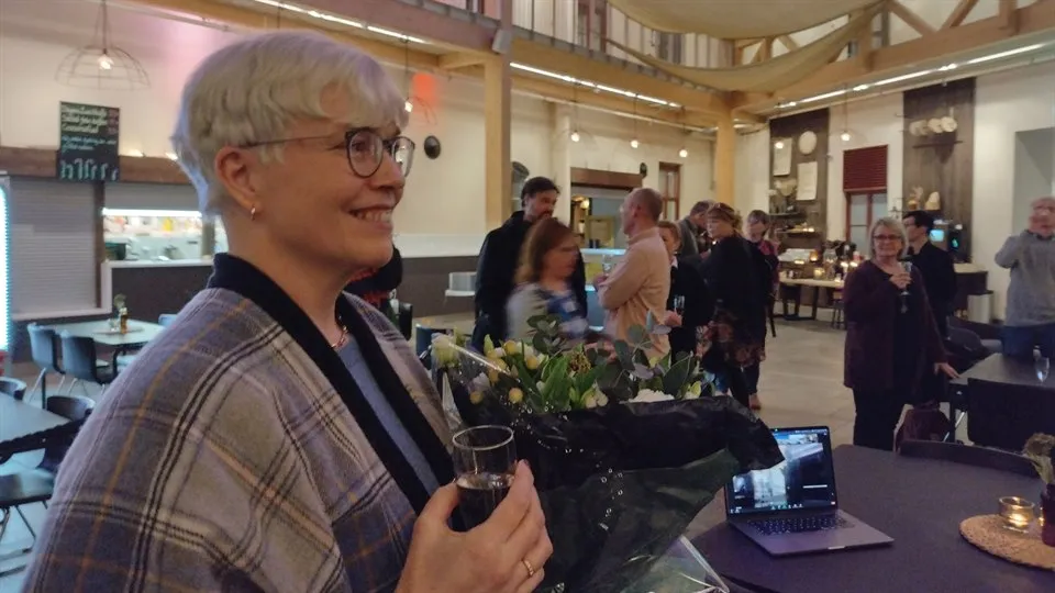 Bild på Ulrika Bergstrand i en festlig miljö