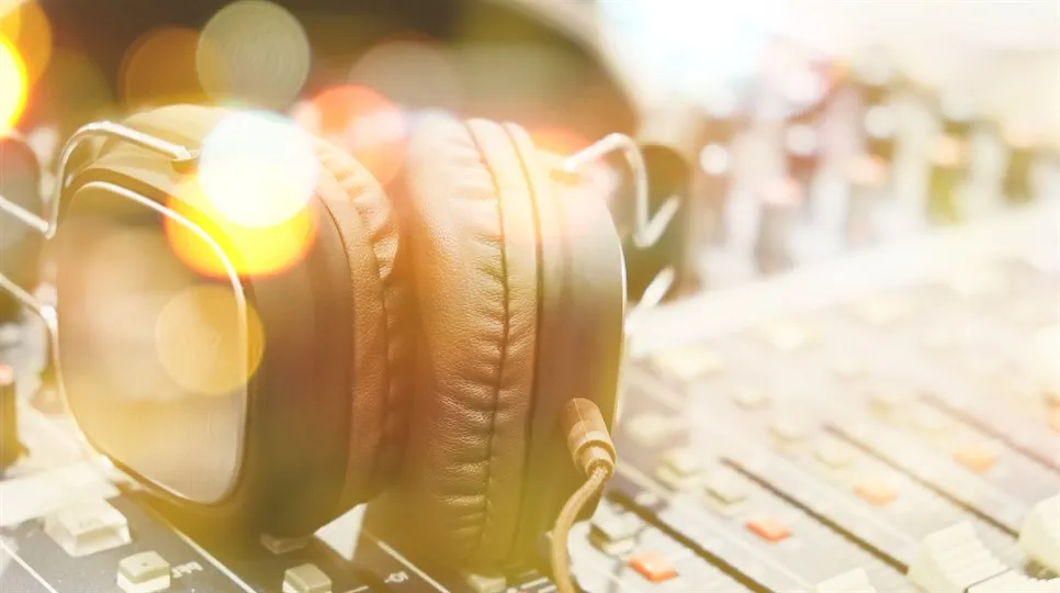 Hörlurar och mixerbord