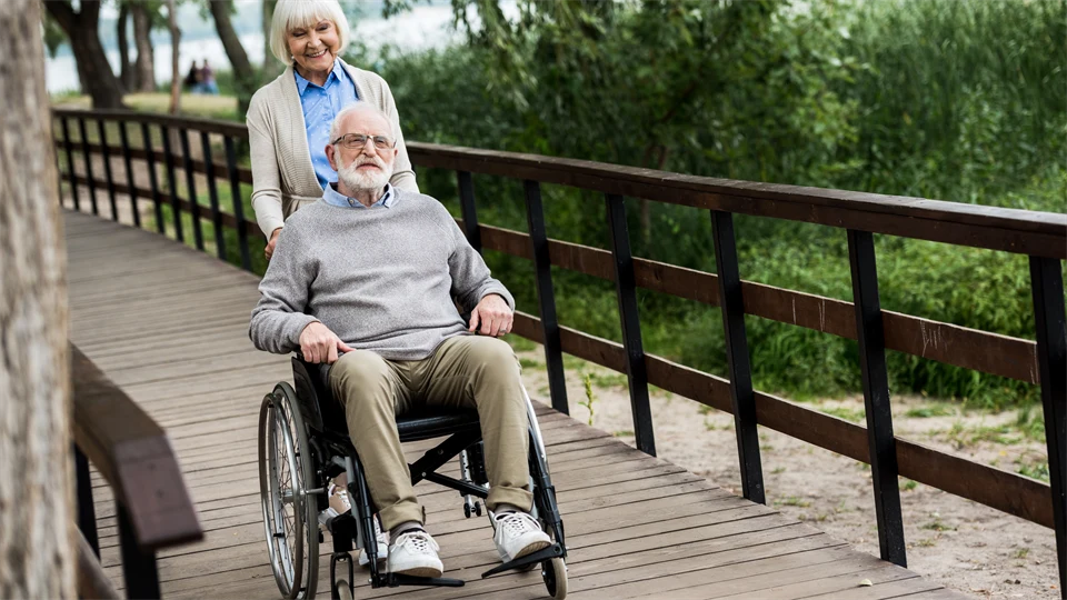 Man i rullstol